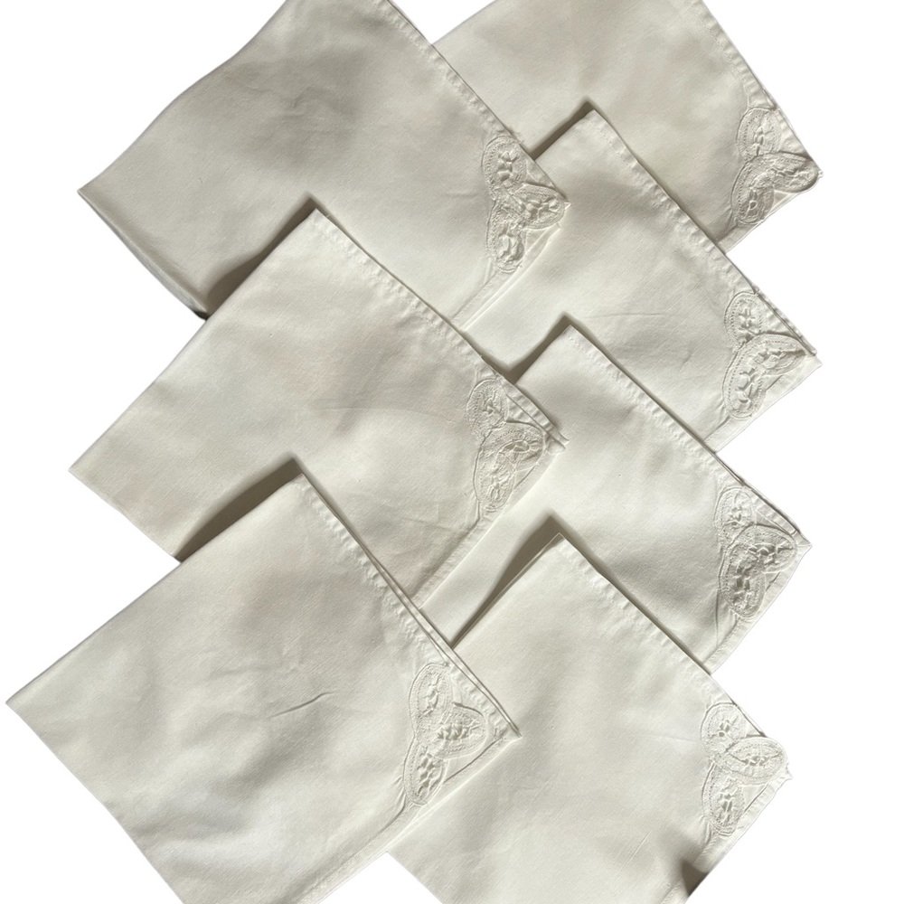 Vintage Set of 7 Linen & Battenberg Dinner Napkins